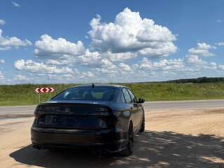 2021 Volkswagen Jetta GLI VII Рестайлинг, чёрный, 2100000 рублей, вид 4