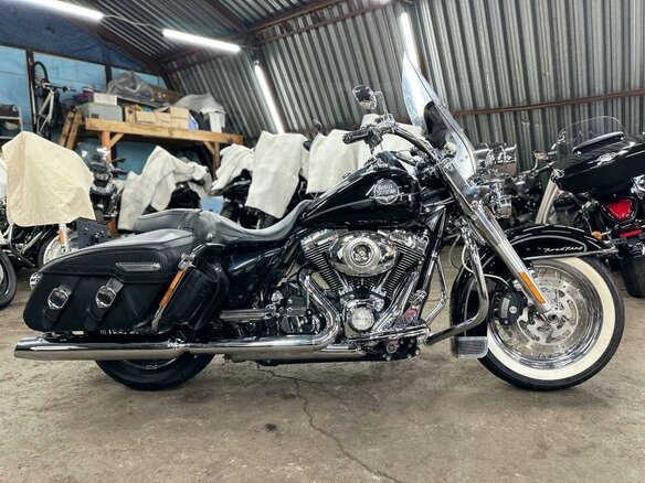 2009 Harley-Davidson Road King, чёрный, 990000 рублей - вид 2