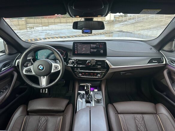 2020 BMW 5 серии 530d xDrive VII (G30/G31/G38) Рестайлинг, белый, 7200000 рублей - вид 5