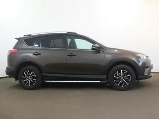 2018 Toyota RAV4 IV (XA40) Рестайлинг, коричневый, 2479000 рублей, вид 3
