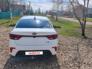 2018 Kia Rio IV, белый, 1320000 рублей, вид 5