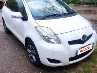 2008 Toyota Vitz II (XP90), белый, 730000 рублей, вид 2
