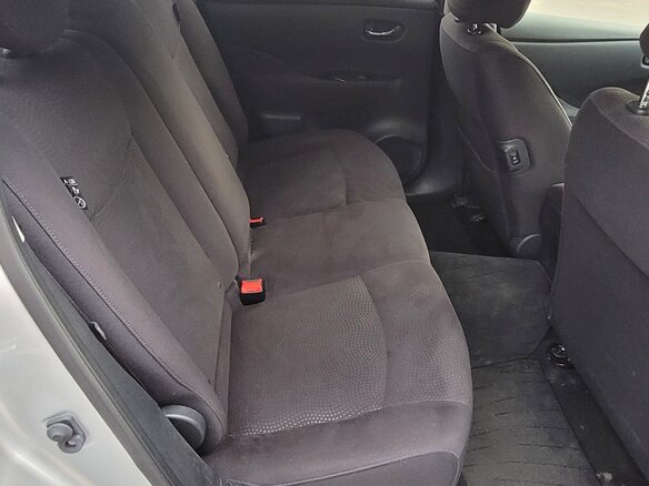 2012 Nissan Leaf (EM57) I (ZE0/AZE0), серебристый, 899000 рублей - вид 17