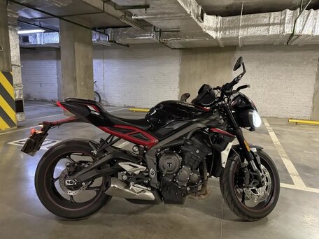 2021 Triumph Street Triple, чёрный, 820000 рублей, вид 2