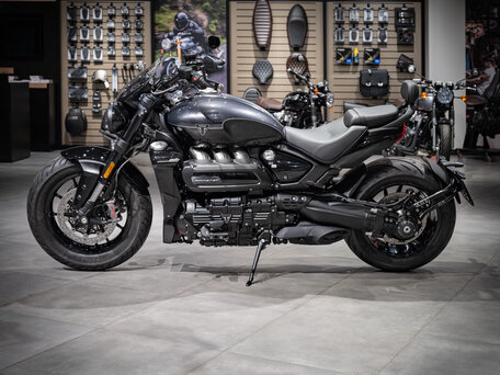 2026 Triumph Rocket 3, чёрный, 3990000 рублей, вид 4