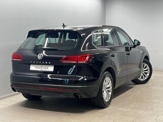 2020 Volkswagen Touareg III, чёрный, 3799000 рублей, вид 5