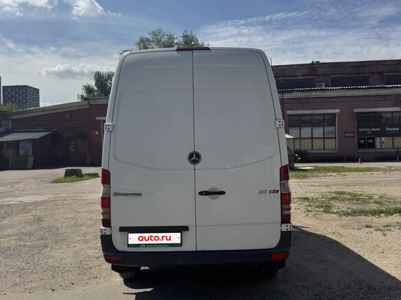 2013 Mercedes-Benz Sprinter, белый, 1400000 рублей - вид 3