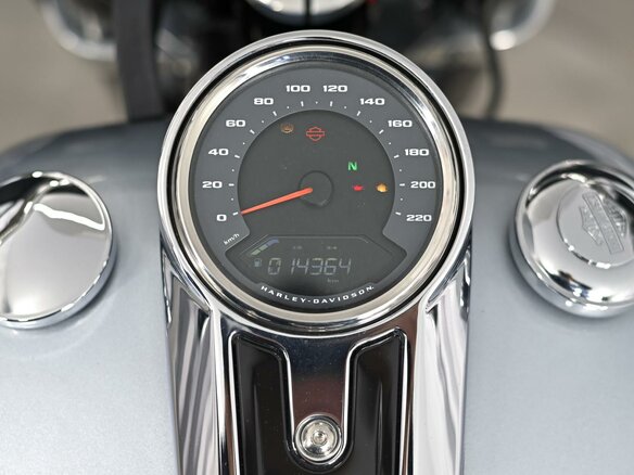 2018 Harley-Davidson Sport Glide, серебристый, 1549000 рублей - вид 8