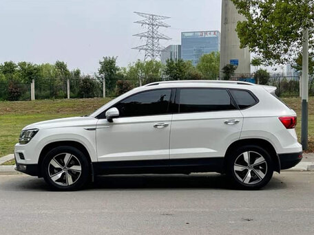 2021 Volkswagen Tharu I, белый, 1500008 рублей, вид 4