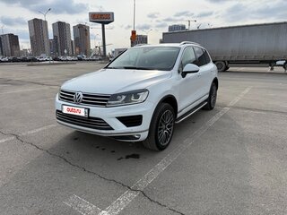 2015 Volkswagen Touareg II Рестайлинг, белый, 2700000 рублей, вид 1