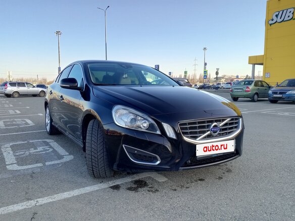 2013 Volvo S60 II, коричневый - вид 14