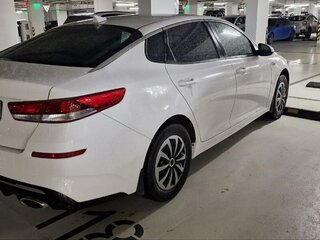 2018 Kia Optima IV Рестайлинг, белый, 1500000 рублей, вид 4