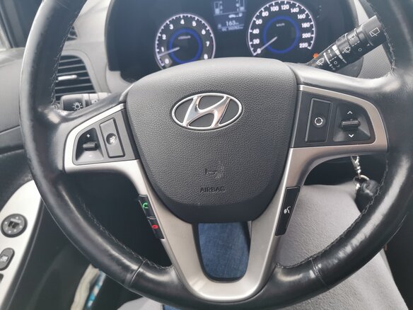 2015 Hyundai Solaris I Рестайлинг, бежевый, 950000 рублей - вид 7