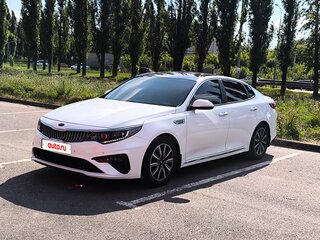 2019 Kia Optima IV Рестайлинг, белый, 2100000 рублей, вид 2