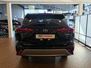 2026 Toyota Highlander IV (XU70), чёрный, 5390000 рублей, вид 3