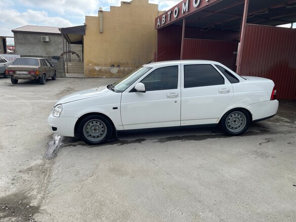 2013 Lada (ВАЗ) Priora I Рестайлинг, белый, 380000 рублей - вид 4