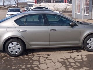 2018 Skoda Octavia III (A7) Рестайлинг, бежевый, 1750000 рублей, вид 3