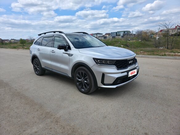 2020 Kia Sorento IV, серебристый, 3680000 рублей - вид 4