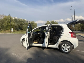 2007 Toyota Yaris II, белый, 430000 рублей, вид 4
