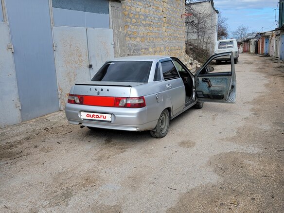 2005 Lada (ВАЗ) 2110, серебристый, 210000 рублей - вид 3