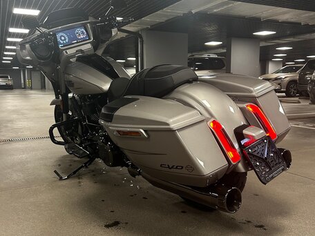 2023 Harley-Davidson CVO Street Glide, серый, 4200000 рублей, вид 5