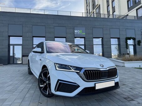2023 Skoda Octavia IV (A8), белый, 2350000 рублей, вид 1
