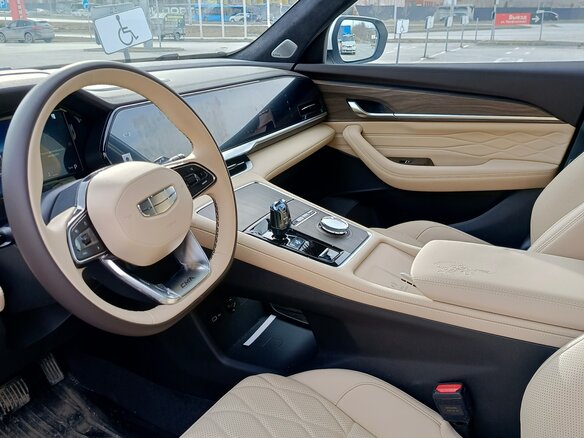 2025 Geely Monjaro (Xingyue L) I Рестайлинг (China Market), белый, 4250000 рублей - вид 11
