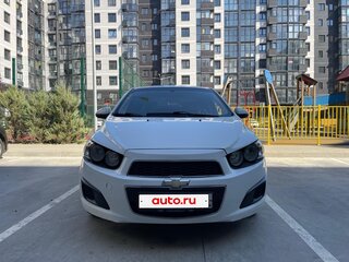 2013 Chevrolet Aveo II, белый, 700000 рублей, вид 2