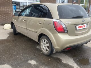 2010 Kia Rio II Рестайлинг, бежевый, 550000 рублей, вид 4