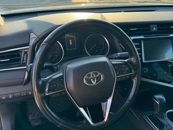 2018 Toyota Camry VIII (XV70), серый, 2450000 рублей - вид 9