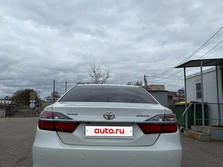 2016 Toyota Camry VII (XV50) Рестайлинг, белый, 1700000 рублей, вид 4
