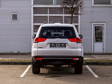 2015 Mitsubishi Pajero Sport II Рестайлинг, белый, 1495000 рублей, вид 5