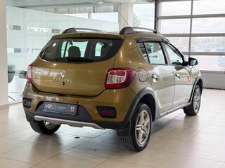 2015 Renault Sandero Stepway II, зелёный, 1075000 рублей, вид 5