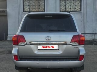 2010 Toyota Land Cruiser 200 Series, серебристый, 2200000 рублей, вид 5