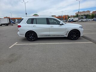 2021 BMW X7 40d I (G07), белый, 10048000 рублей, вид 3