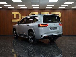 2026 Toyota Land Cruiser 300 Series, серебристый, 15981660 рублей, вид 4