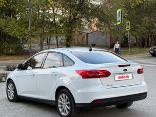 2017 Ford Focus III Рестайлинг, белый, 999999 рублей, вид 4