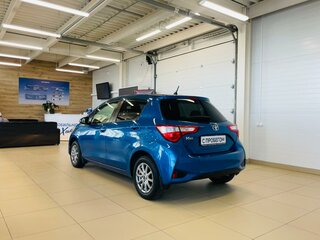 2017 Toyota Vitz III (XP130) Рестайлинг, синий, 1149999 рублей, вид 4