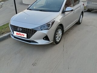 2020 Hyundai Solaris II Рестайлинг, серебристый, 1800000 рублей, вид 1