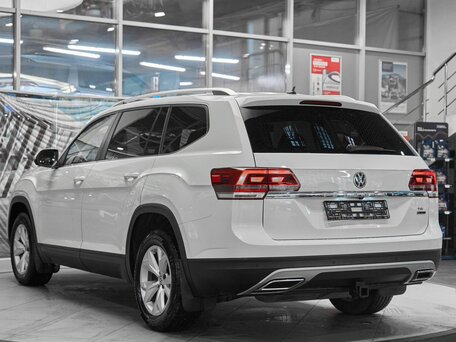 2018 Volkswagen Teramont I, белый, 2549000 рублей, вид 4