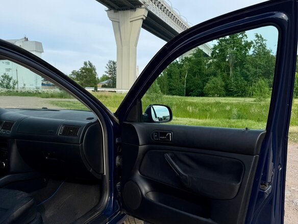 2002 Volkswagen Golf IV, синий, 375000 рублей - вид 13