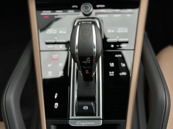 2020 Porsche Cayenne S Coupé III, коричневый, 10400000 рублей - вид 13