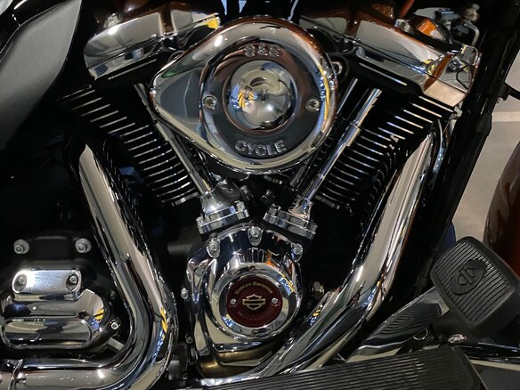 2023 Harley-Davidson Electra Glide, оранжевый, 2500000 рублей - вид 15