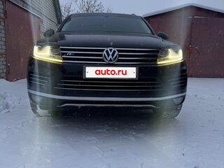 2016 Volkswagen Touareg II Рестайлинг, чёрный, 4000000 рублей, вид 3