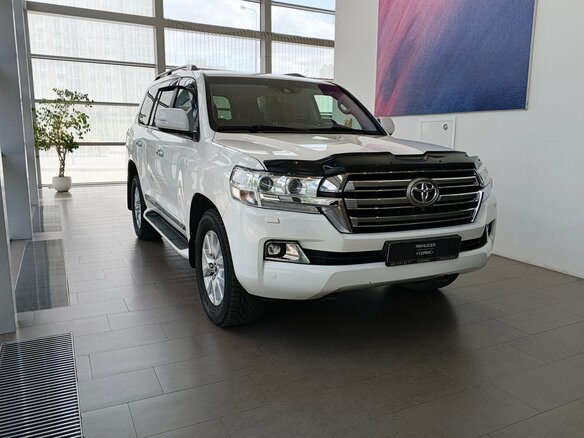 2016 Toyota Land Cruiser 200 Series Рестайлинг 2, белый, 4149000 рублей