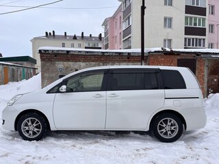 2013 Toyota ISis I Рестайлинг, белый, 1480000 рублей, вид 4