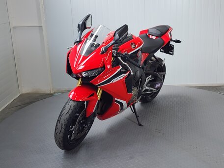 2018 Honda CBR 1000 RR/RA Fireblade, красный, 1119000 рублей, вид 4