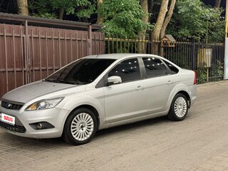 2010 Ford Focus II Рестайлинг, серебристый, 450000 рублей, вид 3
