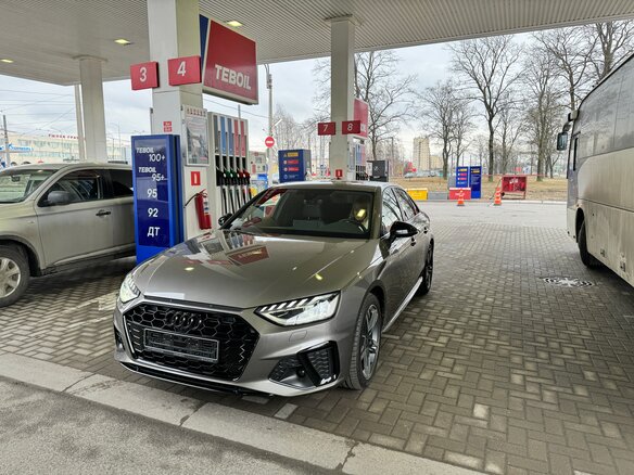 2022 Audi A4 35 TFSI V (B9) Рестайлинг, серый, 4802596 рублей - вид 3