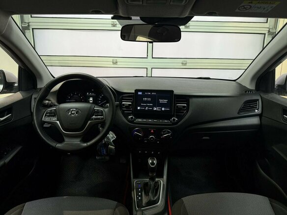 2021 Hyundai Solaris II Рестайлинг, серебристый, 1375000 рублей - вид 7